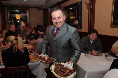 " Ben & Jack's Steakhouse Celebrates Opening of Fifth Avenue Location with Ribbon-Cutting Ceremony"